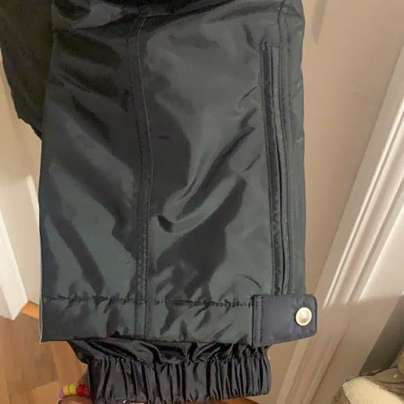 Descente | Black adjustable waist ski snow pants  (NWOT) - Picture 4 of 11